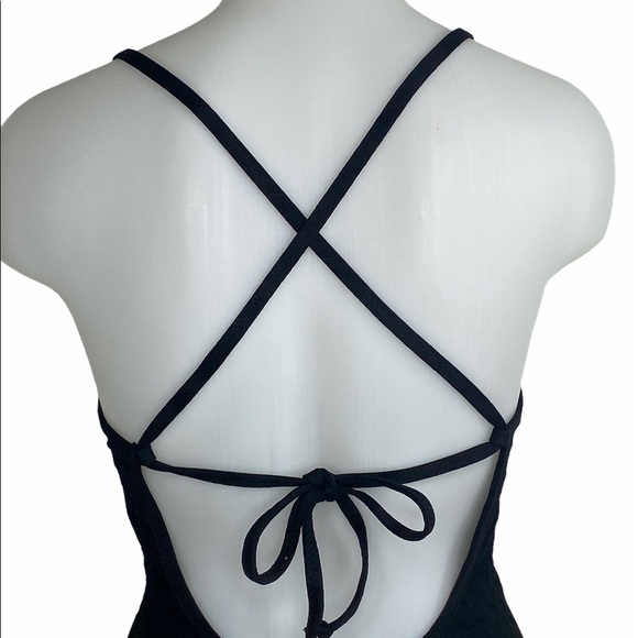 JESSICA Simpson Rose Bay Textured 1 Piece Swimsuit - Picture 8 of 12